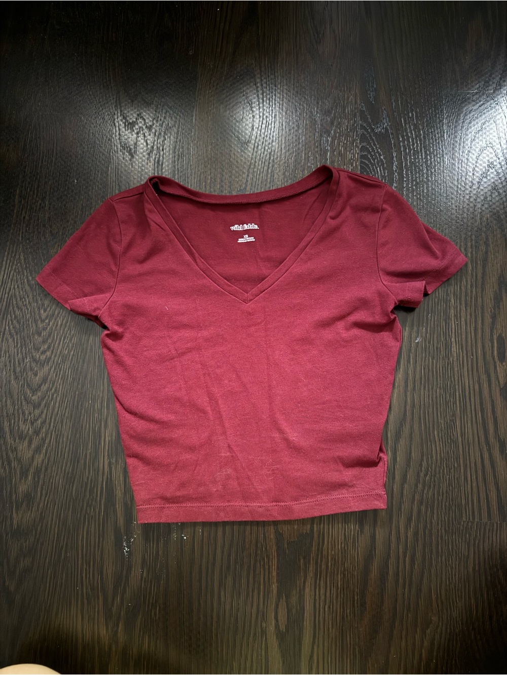 Wild Fable Women’s V-Neck Cropped Tee - Burgundy